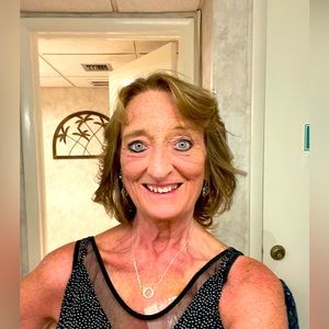 Meet your Posher, Denise